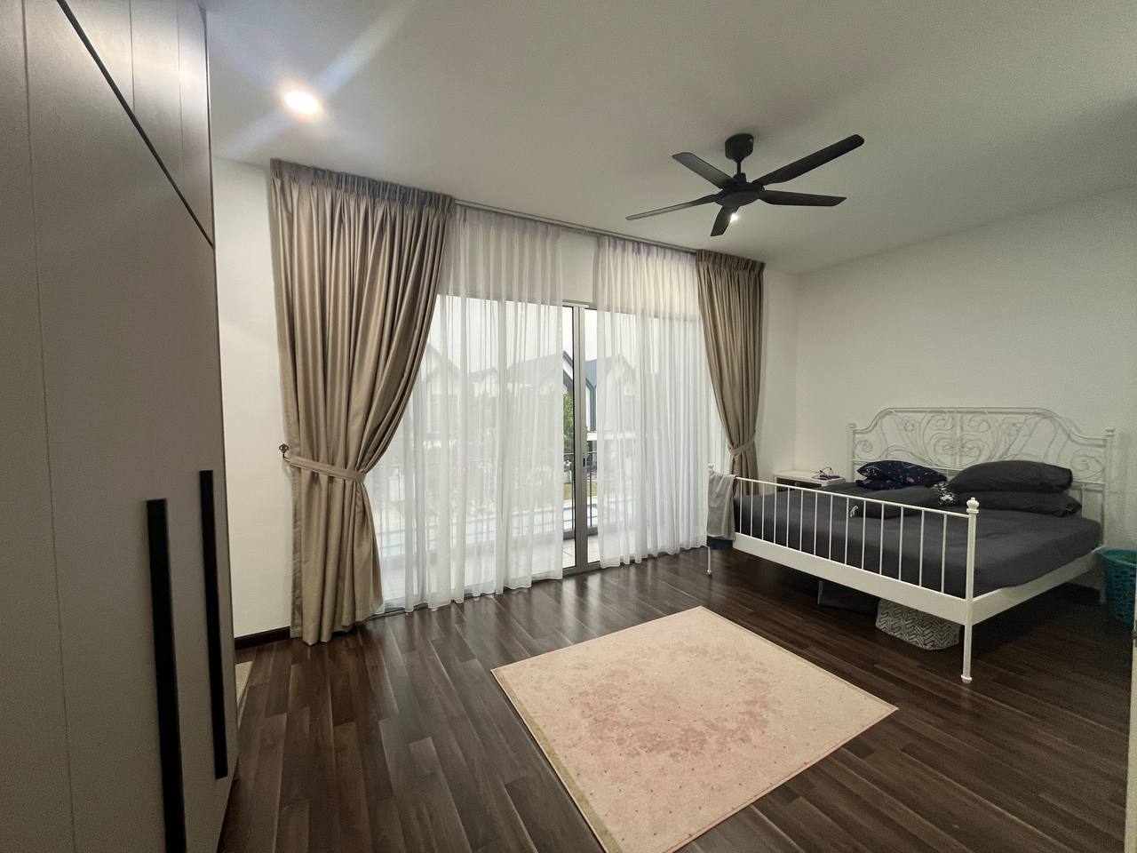 4-master Bedroom - 2